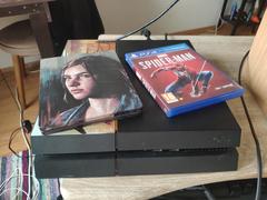 Ps4 Cuh1116a + last of us 2 steelbook edition + spiderman