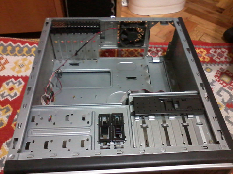 BENCHTABLE MOD :)Standart bir Midi tower kasadan neler yapılabilir?