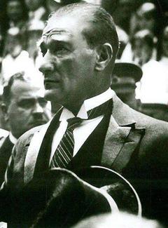 ATATÜRK KÖŞESİ