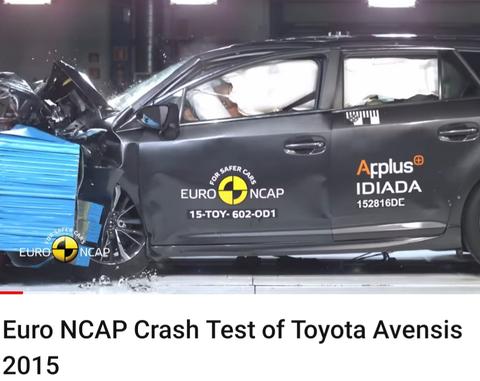 Toyota modelleri kaza testinde bükülen a sütunları