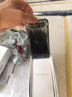 iPhone 11 in kargoda parçalanması Aras Kargo