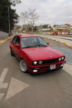  BRİLLANTROT RED E30 316İ M40 SIRALI LPG,SUNROOF,MTECH DERİ DÖŞEME DOLU ARABA ARAYANLARA