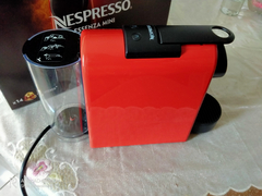 Nespresso Essenza Mini D30 Red Kahve Makinesi Takaslı