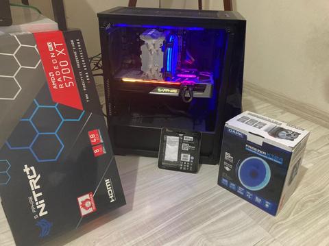 R5 3600 + 5700 XT NITRO+ KASA VE MONİTÖR + BİRÇOK EKİPMAN