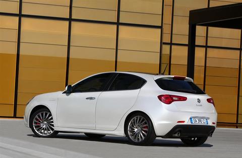 2015 model captur 1.5 edc dci icon icin 64 bin oyak fiyati