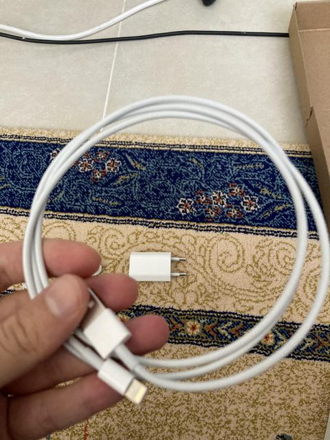 UCUZA SATILIK İPHONE KUTU İÇERİĞİ(EarPods-Adaptör-Ligtning Kablo)