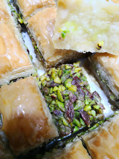 Baklavacı Şemsettin Fiyatlar Yanıyor..Cevizli 14 Fıstıklı 21 Lira / istanbul subesi Cevizli 15 Fıstıklı 23 lira / Firmadan Açıklama Geldi..