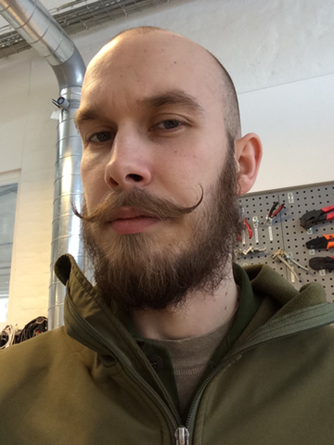 Bıyık bu şekle wax ile mi getirilir?