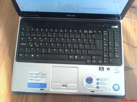 ASUS M51SN, T9300 2,5GHz-250GB-2GB-512MB 9500M GS NVIDIA-15.4'-NUM PAD