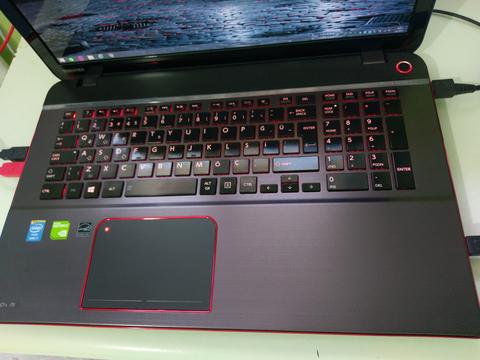 Satılık/Takaslık TOSHIBA QOSMIO X70-A-13N 17.3 İnç i7 4700MQ GTX 770M Ekran Kartı