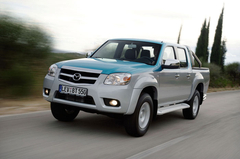  Mazda BT-50 yenilendi