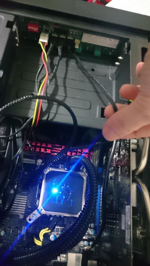 CM Seidon 120V'yi Fan Kontrolcüye Bağlama