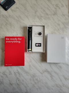 Xiaomi Yi Aksiyon Cam + Selfie Stick + Kumamda(Sıfır)