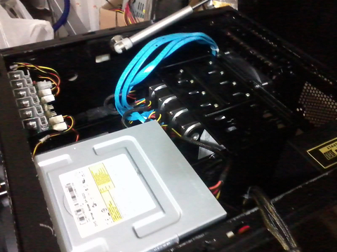 BENCHTABLE MOD :)Standart bir Midi tower kasadan neler yapılabilir?