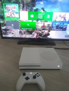 Xbox One S 1 TB-1500TL
