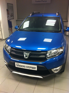  YENİ dacia SANDERO ve SANDERO STEPWAY 2012 İncelemesi (BOL FOTOĞRAFLI)