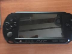 PSP E1004 - CFW'Lİ 20 OYUN YÜKLÜ + 16 GB HAFIZA KARTI VE 3 ORJİNAL OYUN