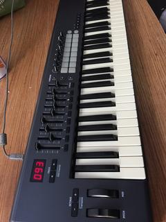 Novation launchkey 61 mk1(750tl)