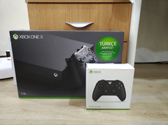 SATILMIŞTIR --- Xbox One X 1 TB + 1 ekstra mavi kol