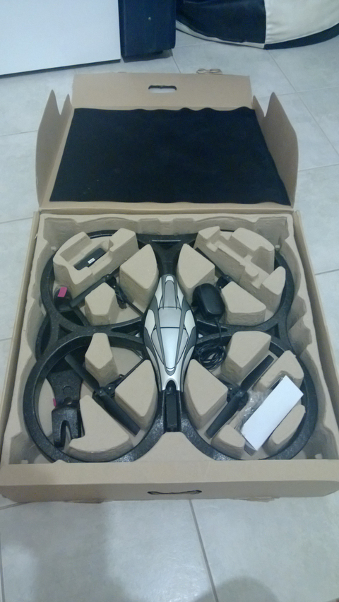 SATILIK - AR.DRONE 1 , 1 Motoru Arızalı