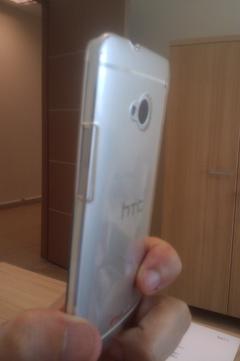  HTC ONE M7 [4.7 'Full HD LCD 3 (468ppi)|1.7 GHz quad-core|2 GB RAM|1080p/4.3 UP]