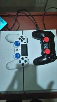  Satılık PS4 Pal Beyaz+Sony Garantili+2 Kol++7 Oyun (Uygun Fiyat)