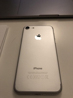 iPhone 7 32 Gb Silver / Satilmistir