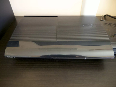 PS3 Süper Slim + psn plus hesabı ve oyunlar