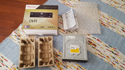 SATILIK  128 GB , 256 GB SSD LER + 1 TB HDD LER + BLURAY VE DVD SÜRÜCÜLER