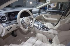 2018 Mercedes-AMG GT Coupe, 640 beygirlik motoruyla Cenevre'yi renklendirdi