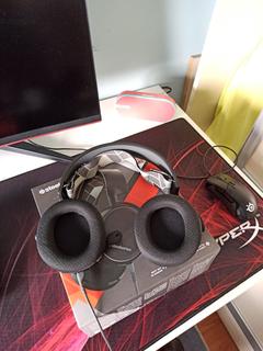 Sıfır Kapalı Kutu Hyperx Cloud 2 Kulaklık ve Steelseries Arctis 3 Kulaklık