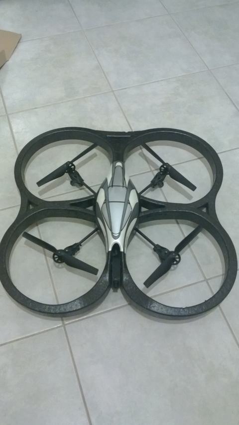 SATILIK - AR.DRONE 1 , 1 Motoru Arızalı