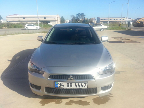 2013 model gümüş gri 1.6 otomatik lancer