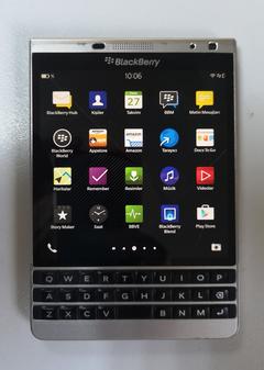 SATILDI...BlackBerry Passport 32 GB Silver Edition...!