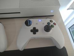 Xbox One S 1TB + 2 Adet V2 Kol