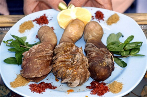 HERKES MEMLEKETİNiN NEYİ MEŞHUR YAZSIN ( SS ) Lİ