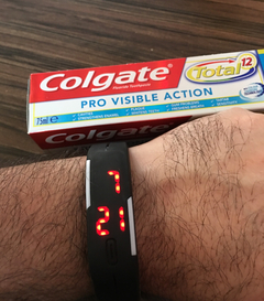 Colgate Diş Macunu Total Profesyonel Aktif Etki 75 ml Led Bileklik Hediye Kargo Bedava 12.50 TL