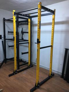  Squat rack / Power Cage