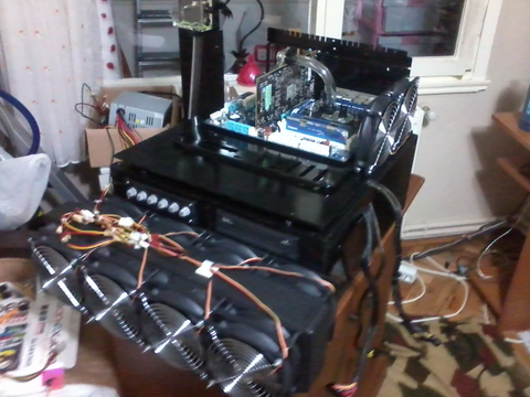BENCHTABLE MOD :)Standart bir Midi tower kasadan neler yapılabilir?