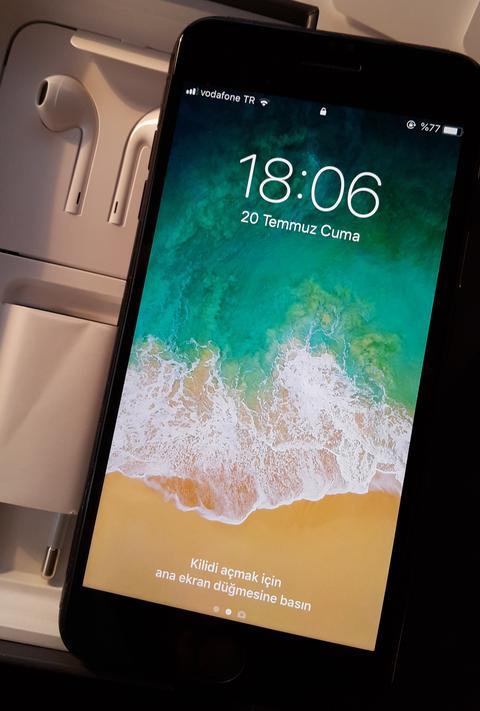 iphone 8 plus 256 GB nokta hatasız.