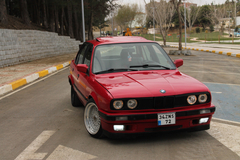  BRİLLANTROT RED E30 316İ M40 SIRALI LPG,SUNROOF,MTECH DERİ DÖŞEME DOLU ARABA ARAYANLARA