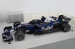 RED BULL RB14 TANITILDI