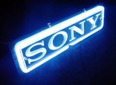  Sony'den müthiş lens