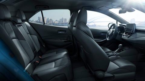 2018 TOYOTA AURIS