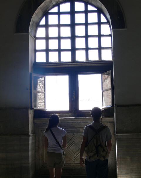 Taktik-sergi-amatör çekimler içerir