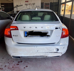 Volvo S60 la kaza