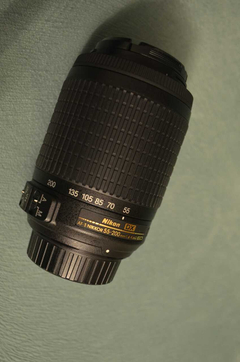  Nikon Nikkor 55 200 VR Lens