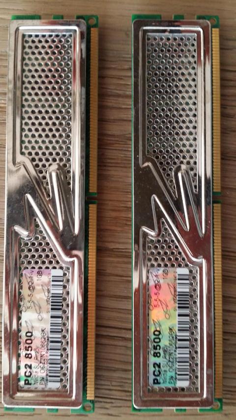 OCZ DDR2 1066 MHZ 1GB*2 = 2GB RAM