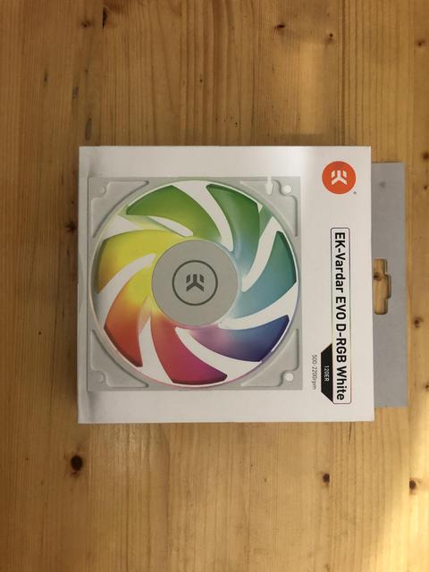 EK Vardar Evo D-Rgb White Fan 12 Adet