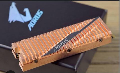 1 TB M2 Gigabyte Aorus Gen4 Soğutuculu